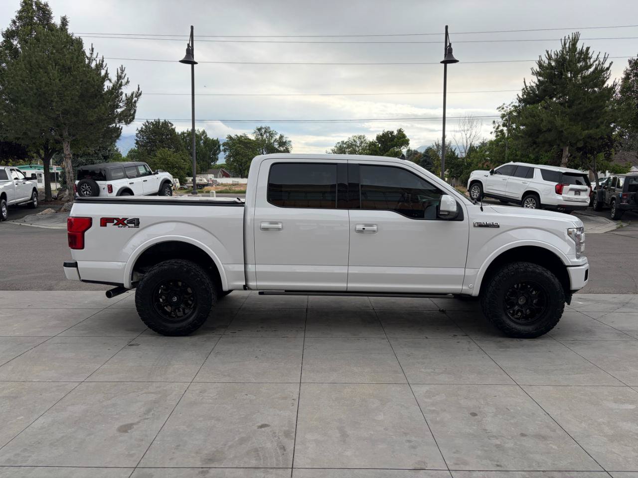 Used 2019 Ford F150 Lariat w/ Equipment Group 502A Luxury AWD/4WD image 3