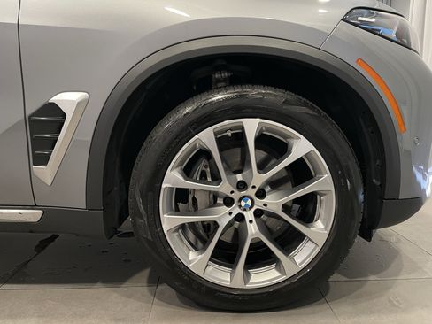Used 2025 BMW X5 xDrive40i w/ Premium Package AWD/4WD image 10