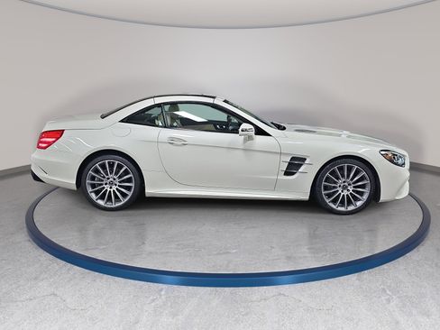 Used 2018 Mercedes-Benz SL 450 image 4