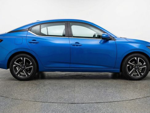 Used 2025 Nissan Sentra SV image 11