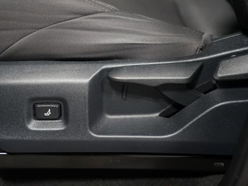 Certified 2025 Toyota Tacoma SR5 RWD image 33
