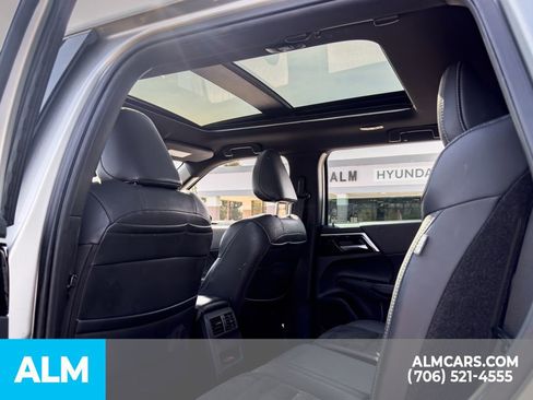 Used 2022 Mitsubishi Outlander SE image 15