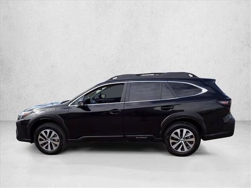 Used 2025 Subaru Outback Premium AWD/4WD image 2