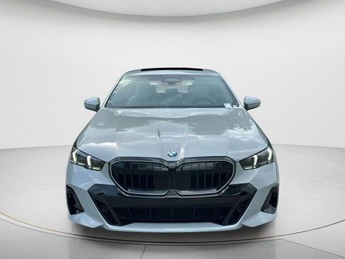New 2027 BMW 530i RWD image 2