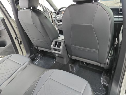 New 2026 Volkswagen Tiguan SE R-Line AWD/4WD image 11