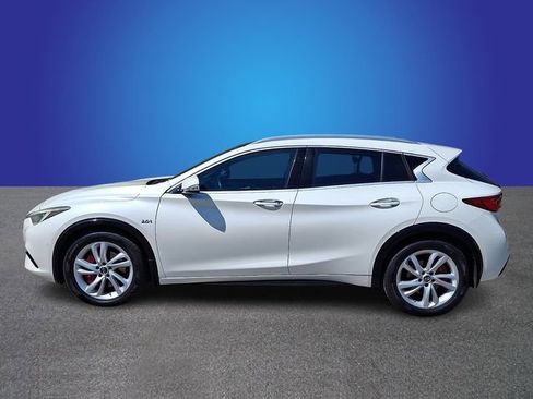 Used 2018 INFINITI QX30 Premium w/ Navigation Package FWD image 7