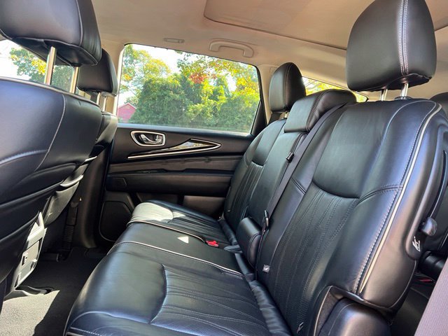 Used 2017 INFINITI QX60 FWD w/ Deluxe Technology Package image 15