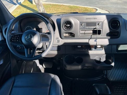 Used 2021 Mercedes-Benz Sprinter 144 Cargo image 16