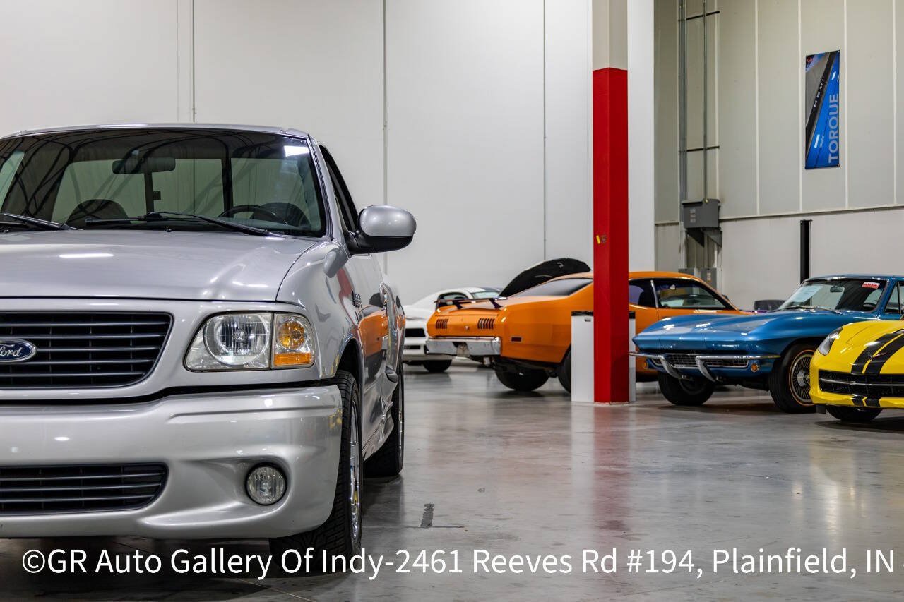 Used 2001 Ford F150 Lightning RWD image 30