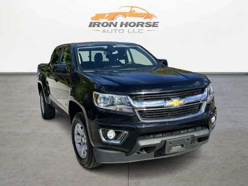 Used 2017 Chevrolet Colorado LT w/ LT Convenience Package AWD/4WD image 3