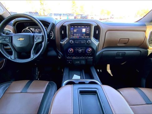 Used 2021 Chevrolet Silverado 3500 High Country w/ Technology Package image 16