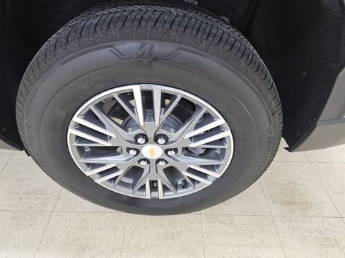 Used 2026 Chevrolet Traverse LT w/ Driver Confidence Package FWD image 23
