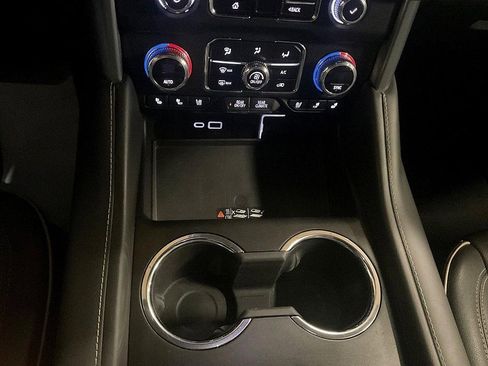 Used 2023 GMC Yukon SLT image 23