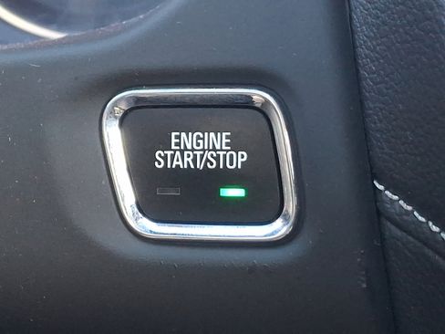 Used 2020 GMC Acadia SLT image 24