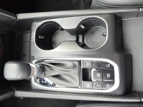Used 2020 Hyundai Santa Fe Limited AWD/4WD image 9