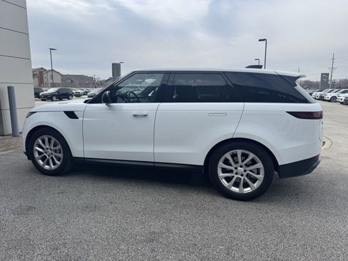Used 2025 Land Rover Range Rover Sport SE image 8