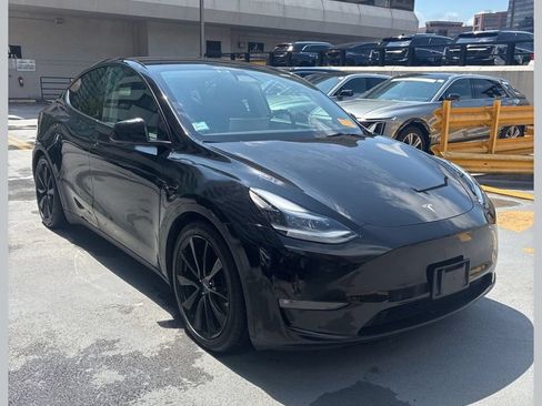 Used 2023 Tesla Model Y Performance AWD/4WD image 1