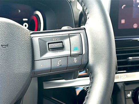 New 2026 Nissan Pathfinder SL FWD image 19
