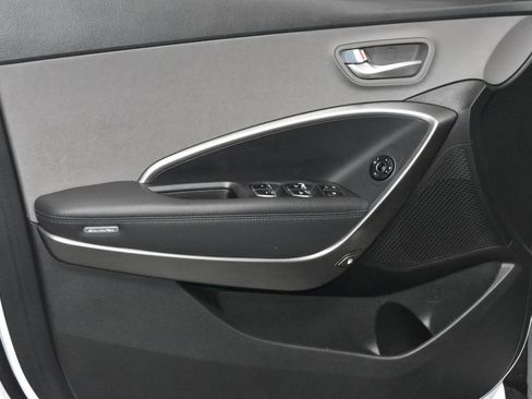 Used 2018 Hyundai Santa Fe Sport image 4