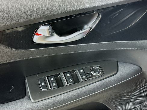 Used 2023 Kia Forte GT-Line w/ GT-Line Premium Package FWD image 15