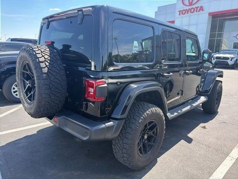 Used 2018 Jeep Wrangler Unlimited Sahara w/ Dual Top Group AWD/4WD image 3