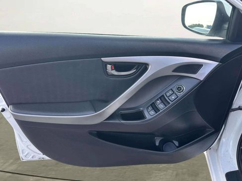 Used 2013 Hyundai Elantra Limited w/ Technology Pkg FWD image 9
