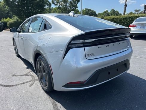 New 2025 Toyota Prius Plug-In Hybrid image 7