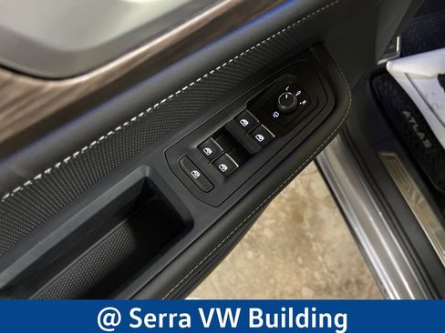 Used 2025 Volkswagen Atlas SEL Premium R-Line AWD/4WD image 18