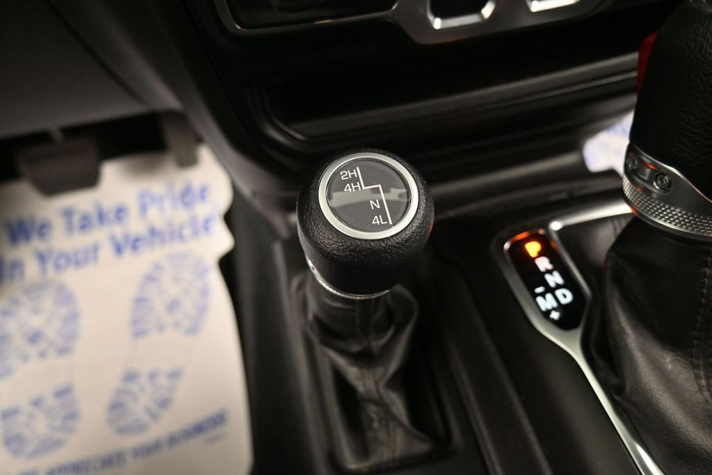 Used 2023 Jeep Wrangler Sport AWD/4WD image 38