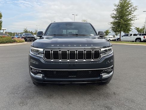 Used 2024 Jeep Wagoneer L 4WD w/ Premium Group I image 3