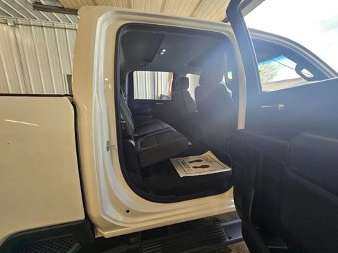 Used 2022 Chevrolet Silverado 2500 LT w/ Convenience Package image 17