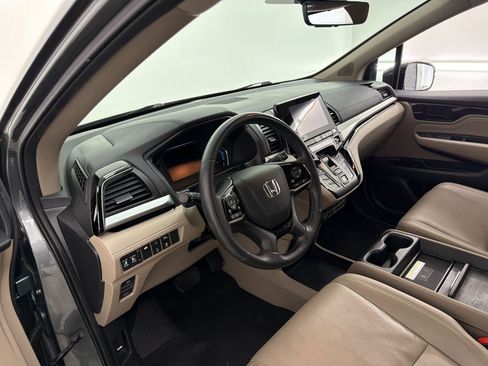 Used 2018 Honda Odyssey Elite image 4