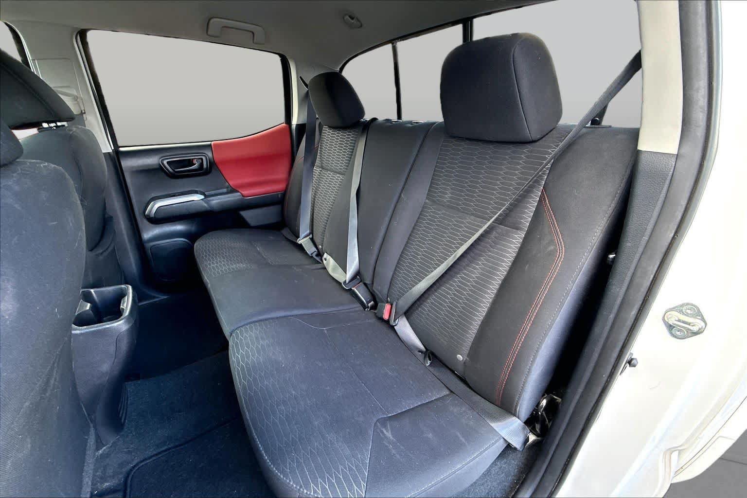 Used 2017 Toyota Tacoma SR5 RWD image 18