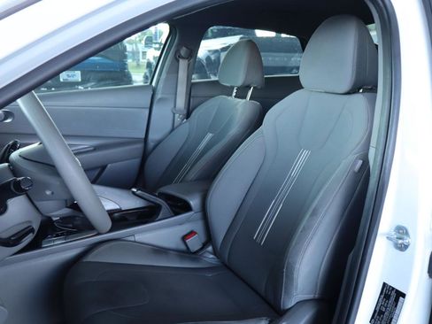 Used 2021 Hyundai Elantra SEL FWD image 16