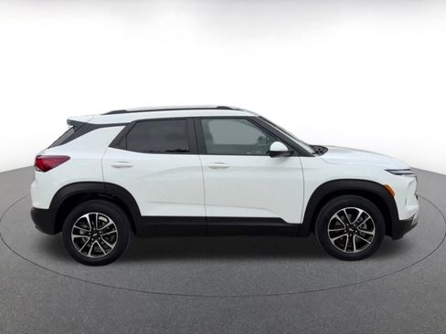 Used 2025 Chevrolet TrailBlazer LT image 16