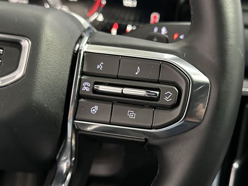 Used 2025 GMC Acadia Elevation FWD image 29