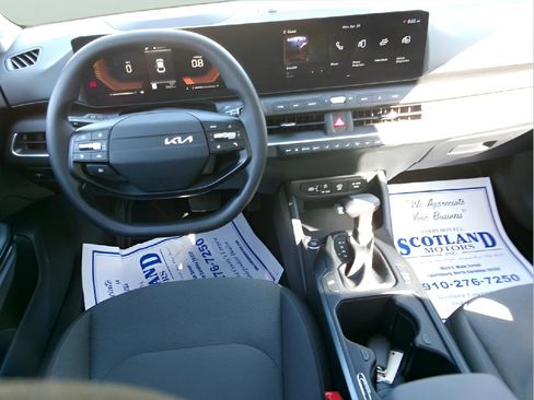Used 2025 Kia K4 FWD image 11