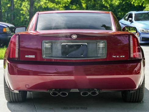 Used 2006 Cadillac XLR RWD image 17