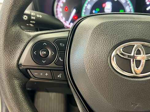 Used 2025 Toyota RAV4 XLE w/ Convenience Package FWD image 18