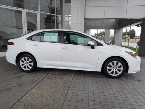 Used 2024 Toyota Corolla LE image 4