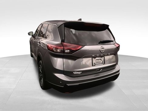 Used 2024 Nissan Rogue SV FWD image 6