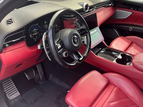 Used 2023 Maserati Grecale Modena AWD/4WD image 17