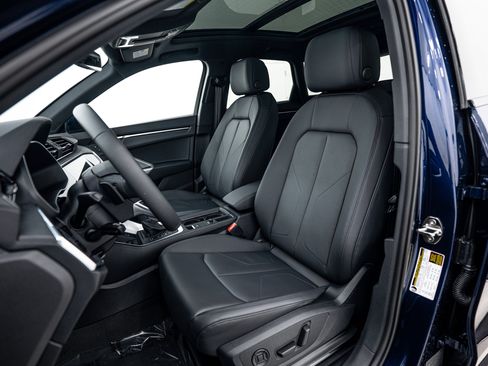 New 2025 Audi Q3 2.0T Premium image 10