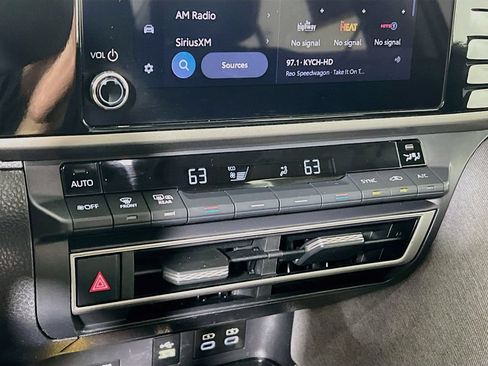 Used 2025 Toyota Camry LE AWD/4WD image 14
