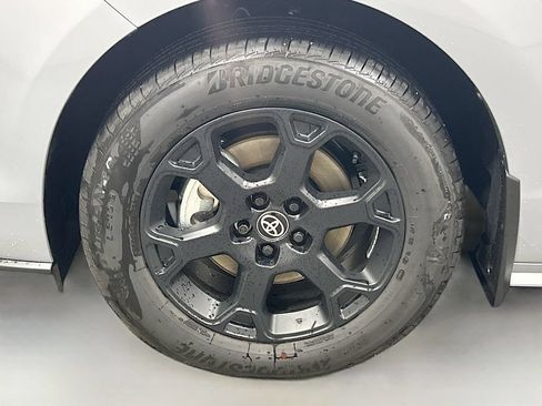 New 2026 Toyota Sienna XLE Woodland Edition AWD/4WD image 8