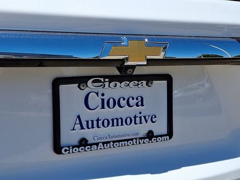 Used 2023 Chevrolet Traverse LT FWD image 32