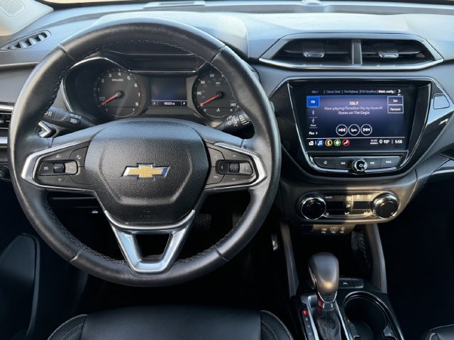 Used 2021 Chevrolet TrailBlazer LT w/ Premium Seating Package FWD image 13