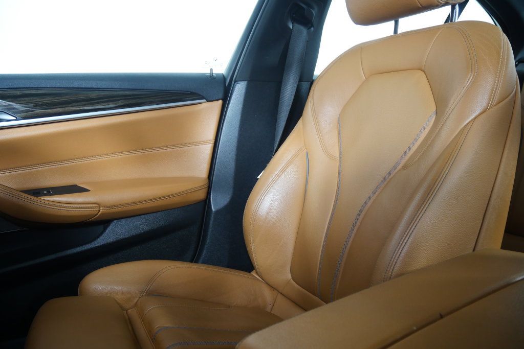 Used 2021 BMW 540i w/ M Sport Package RWD image 26