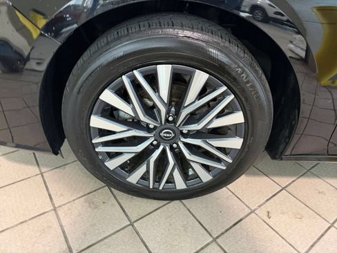 Used 2025 Nissan Altima 2.5 SV FWD image 20
