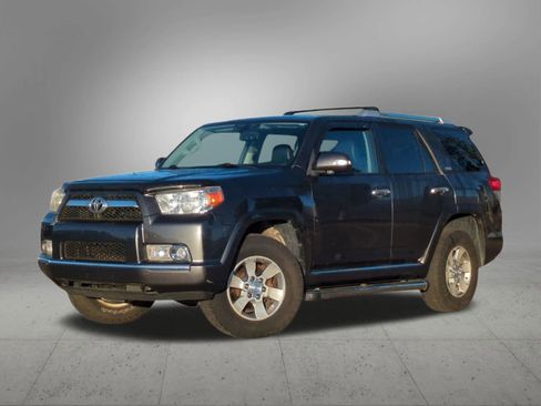 Used 2011 Toyota 4Runner SR5 image 1